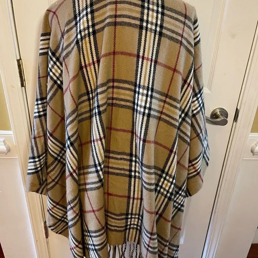 V.Fraas Classic plaid Shawl acrylic material fringe accent OS